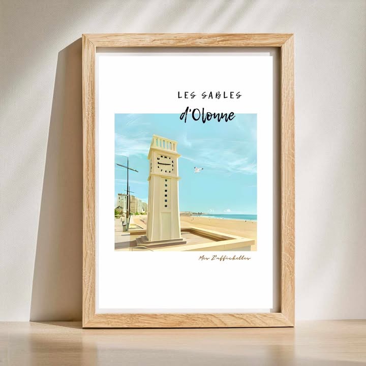 Affiche illustrant le monument emblématique des Sables d'Olonne, avec une horloge stylisée, dans un cadre en bois.